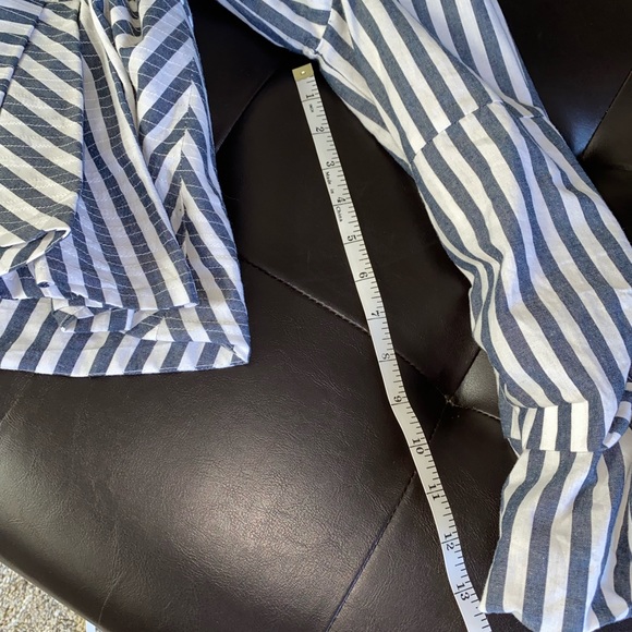 COPY - Chicwish size Small L/S blouse striped - Picture 6 of 7